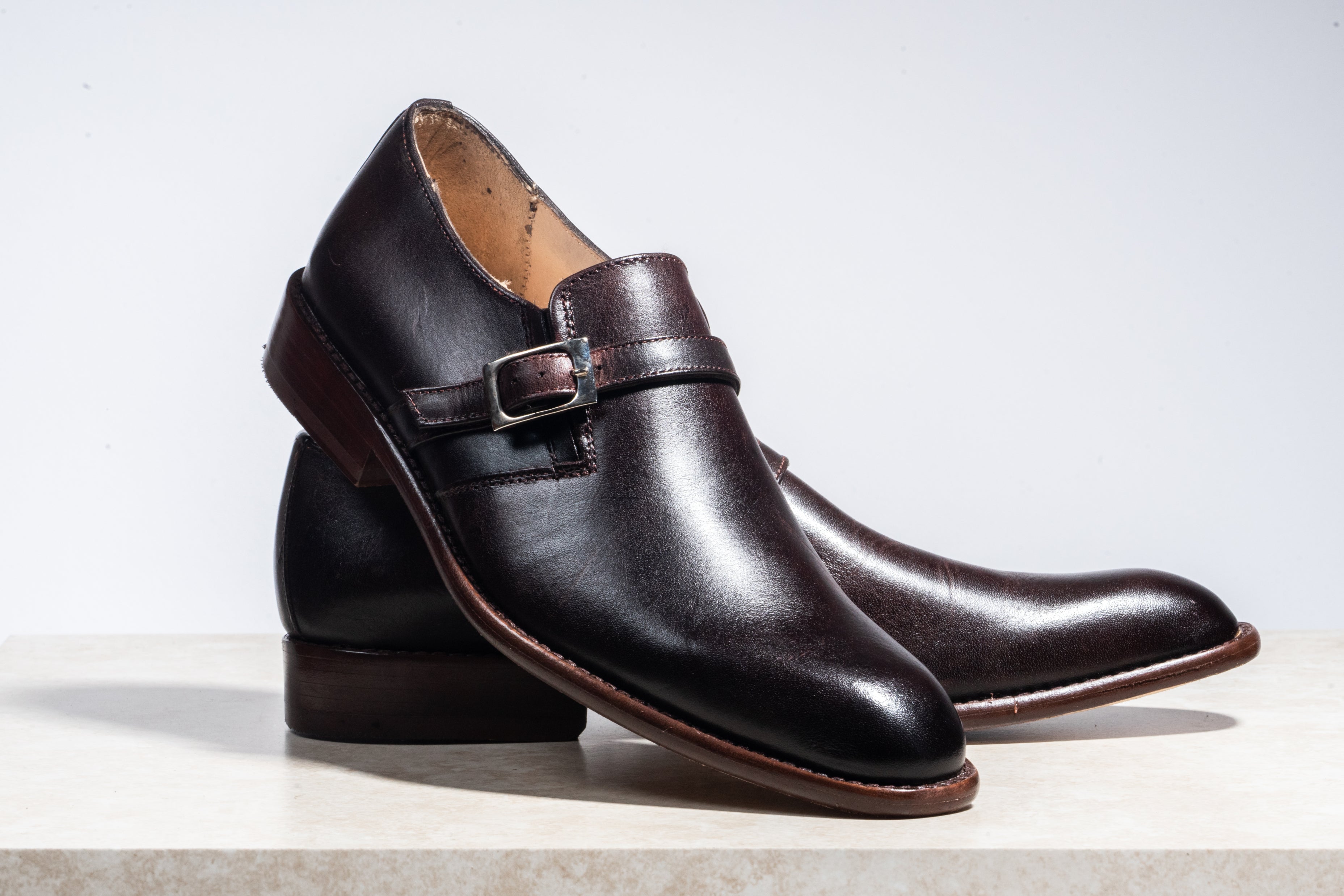 Zapato caballero, Zapatos suela cuero, Monk, Plain Toe, Herraje, Zapato piel, Mocasín, Mocasines, Becerro, Cómodo, Elegante, Hombre, Zapato Monkstrap, Single Monkstrap, Zapato vestir, Acabado a mano, Forro res, tallas extragrandes